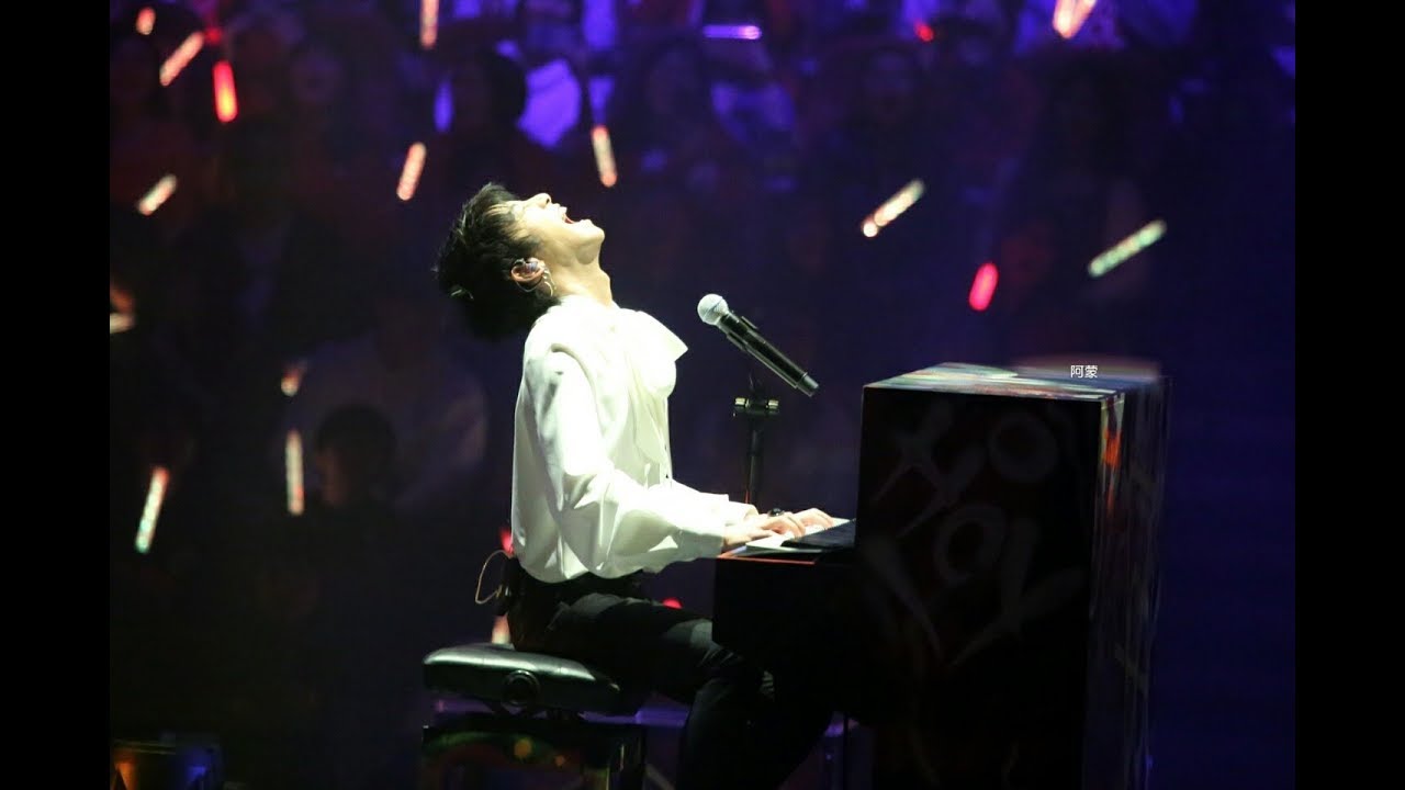 【华晨宇Hua Chenyu：演唱会最难忘一幕】《国王与乞丐》迷弟伴奏 一万八千人大合唱171014北京演唱会Live