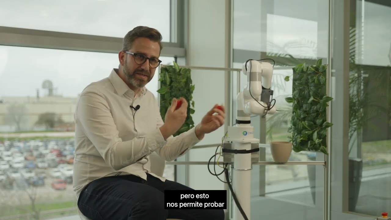 La pyme española Enkitek desarrolla un brazo robótico para recolectar fresas de forma inteligente