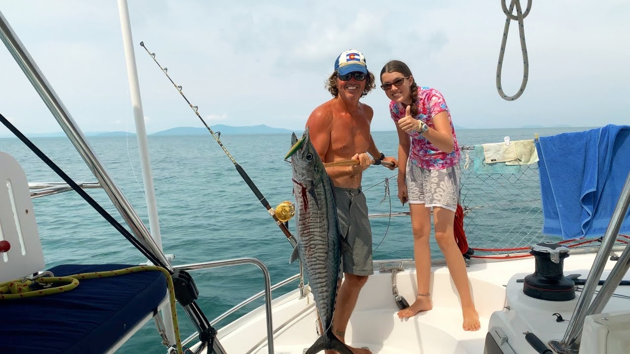 Laundry, Sailing and Guests in Lahad Datu Malaysia - Ep.  29