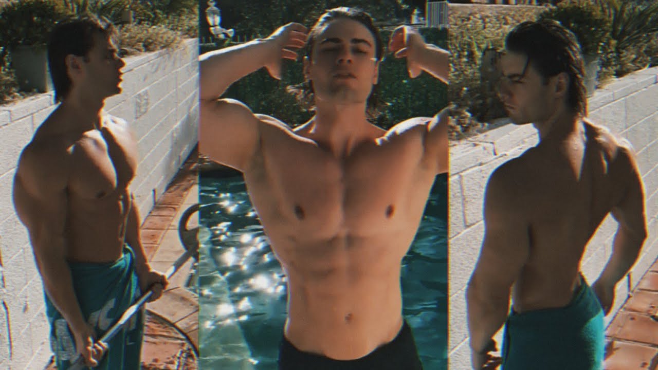 young muscular bodybuilder flexing // training ☀️