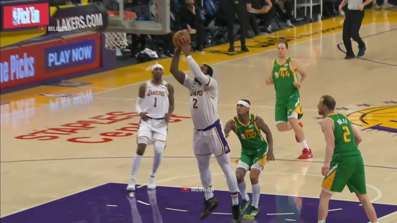 Andre Drummond in two possessions steals the ball and takes it coast to coast👀
