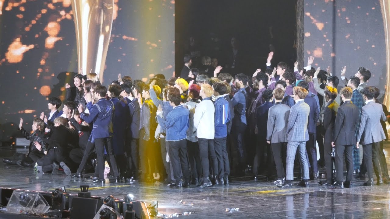 모든가수 _ 엔딩 단체사진 Photo Time _ 서울가요대상 _ 고척돔 180125