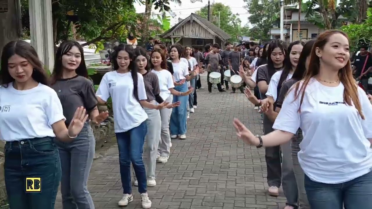 Drumband DEWA DEWI DAN NIRWANA 