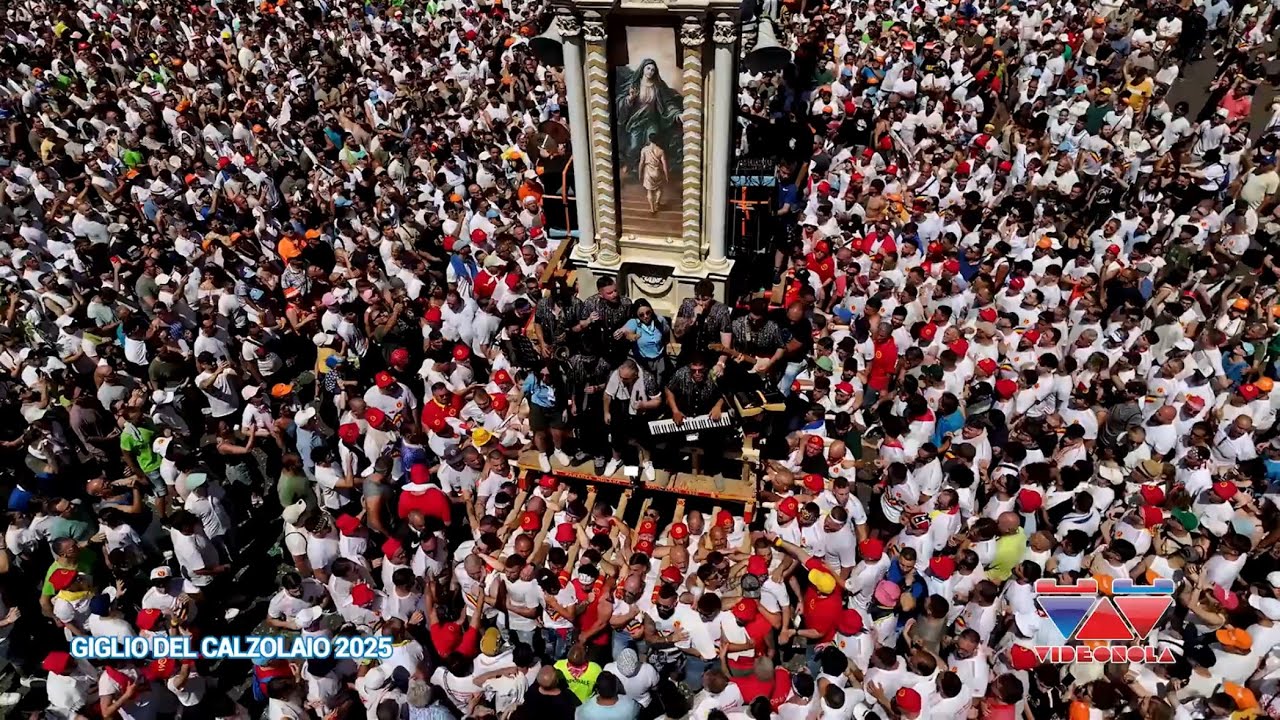 NOLA 2025 - VOLONTARI IN PIAZZA DUOMO