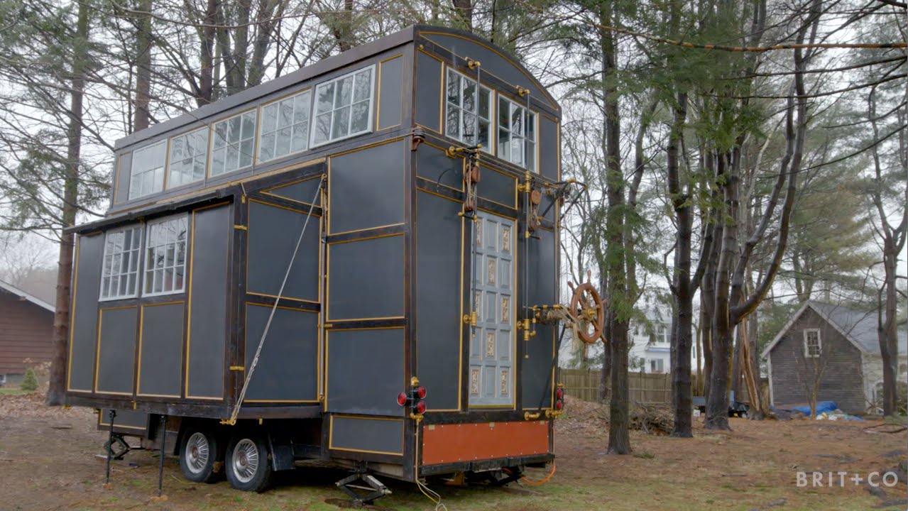 Tiny Spaces: A Tiny Home Built Out of Recycled Materials