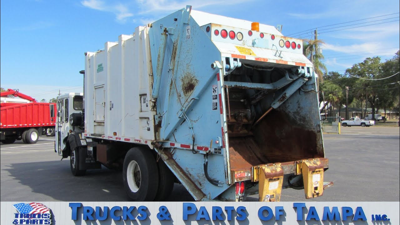 Tour - 2003 Dempster Route King II REL at Trucks and Parts (11-30-12)