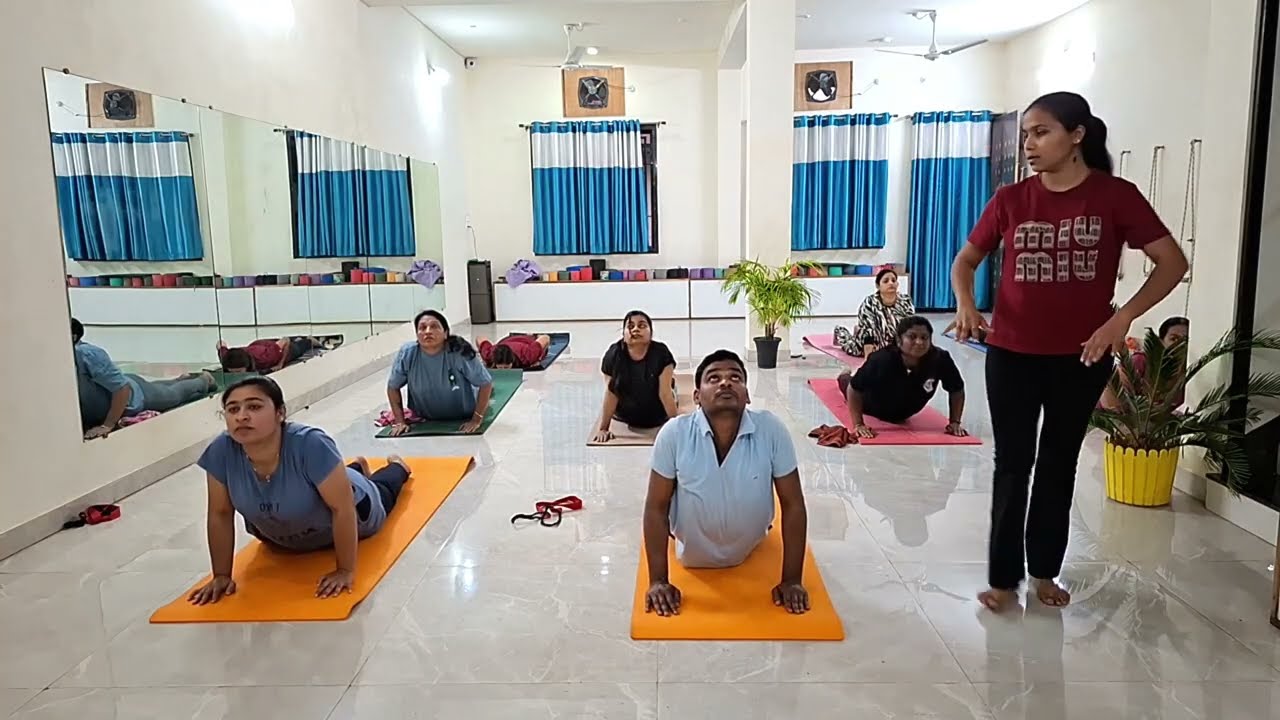 सिर्फ 10 मिनट रोज 🔥Belly Fat Burn | महिलाएं ये एक्सरसाइज जरूर करें। #bellyfat#fatloss#yogawithamrika