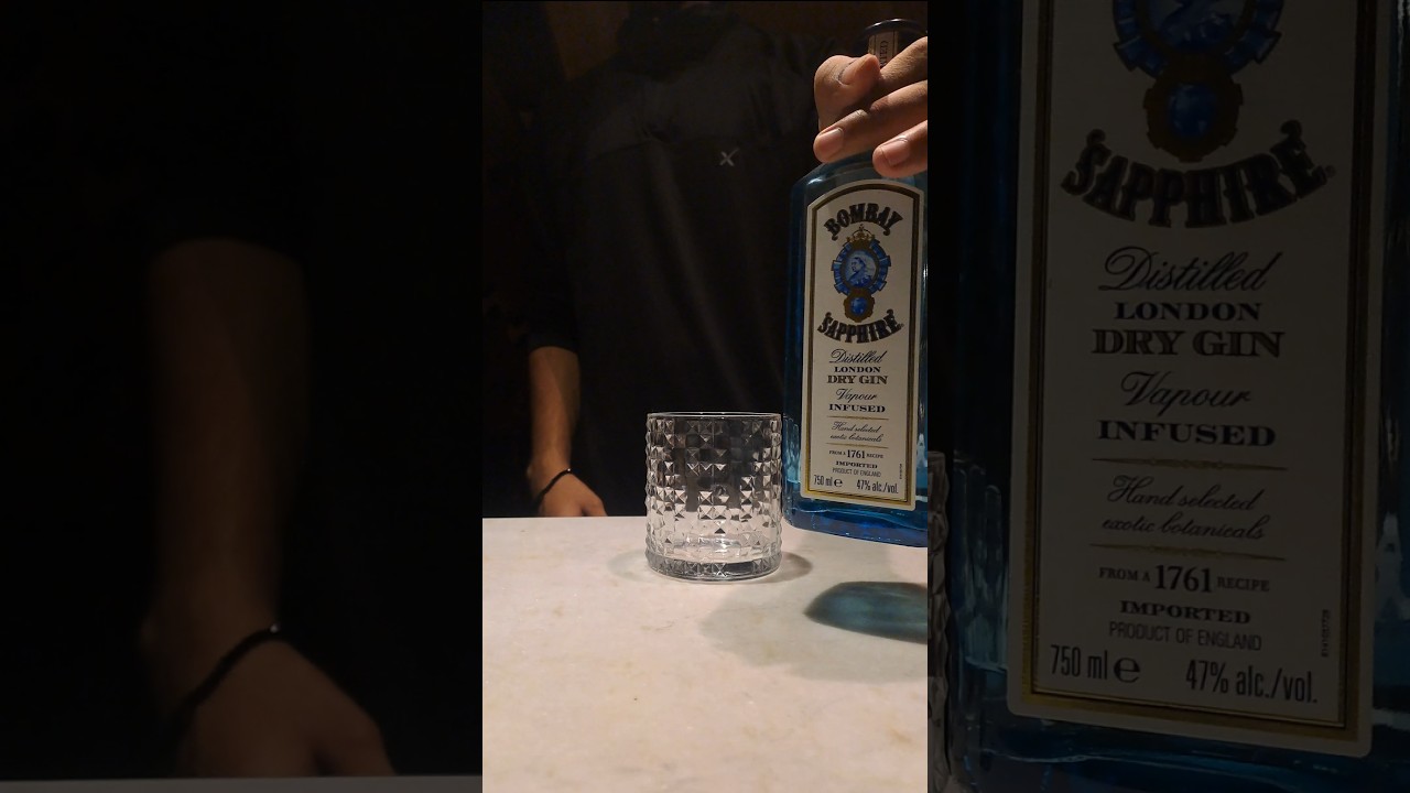 Bombay Sapphire Dry Gin - simple neat drink