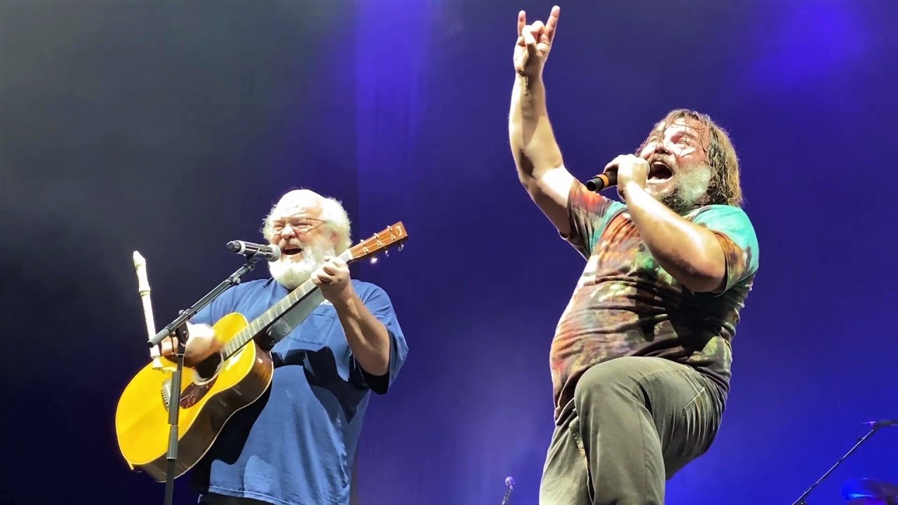 Tenacious D perform ''Fuck Her Gently'' in Berlin (2020)