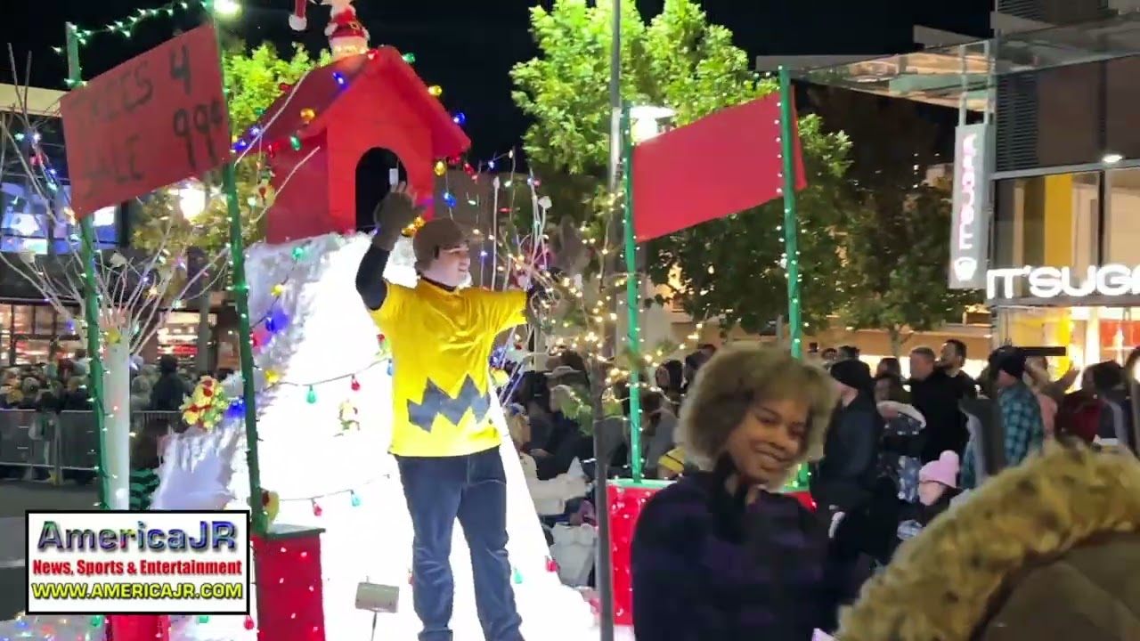 2023 Holiday Parade @ Downtown Summerlin (Las Vegas, NV)