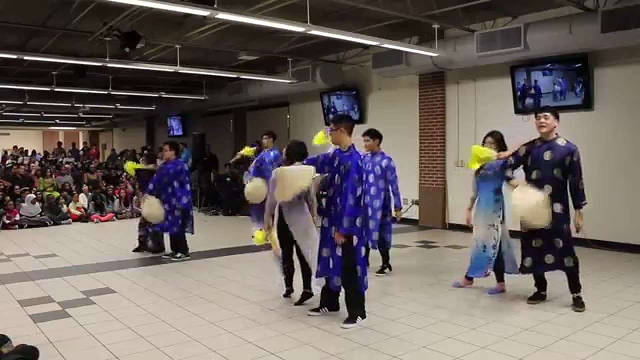 Vietnamese Fan Dance (GSMST International Night 2016)