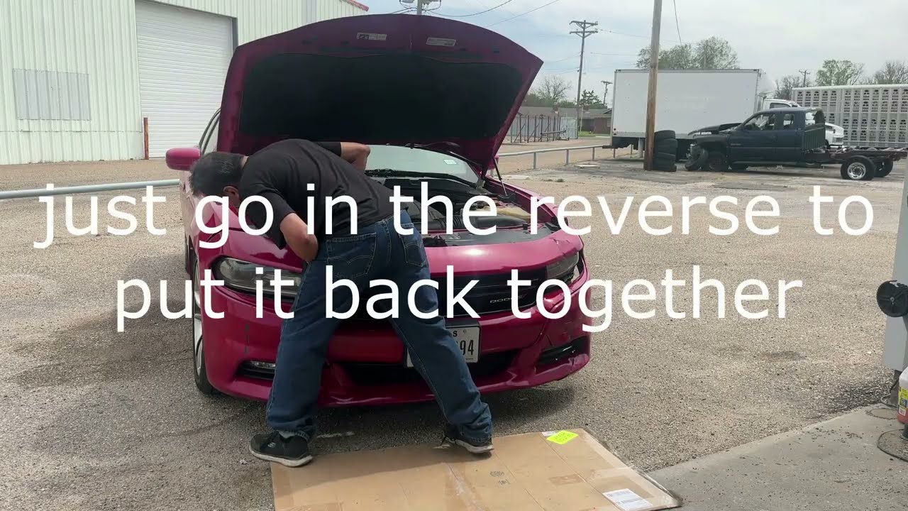 Для ремонта кабеля балласта на Dodge Charger 2016 R/T 5.7 необходимо снять бампер.