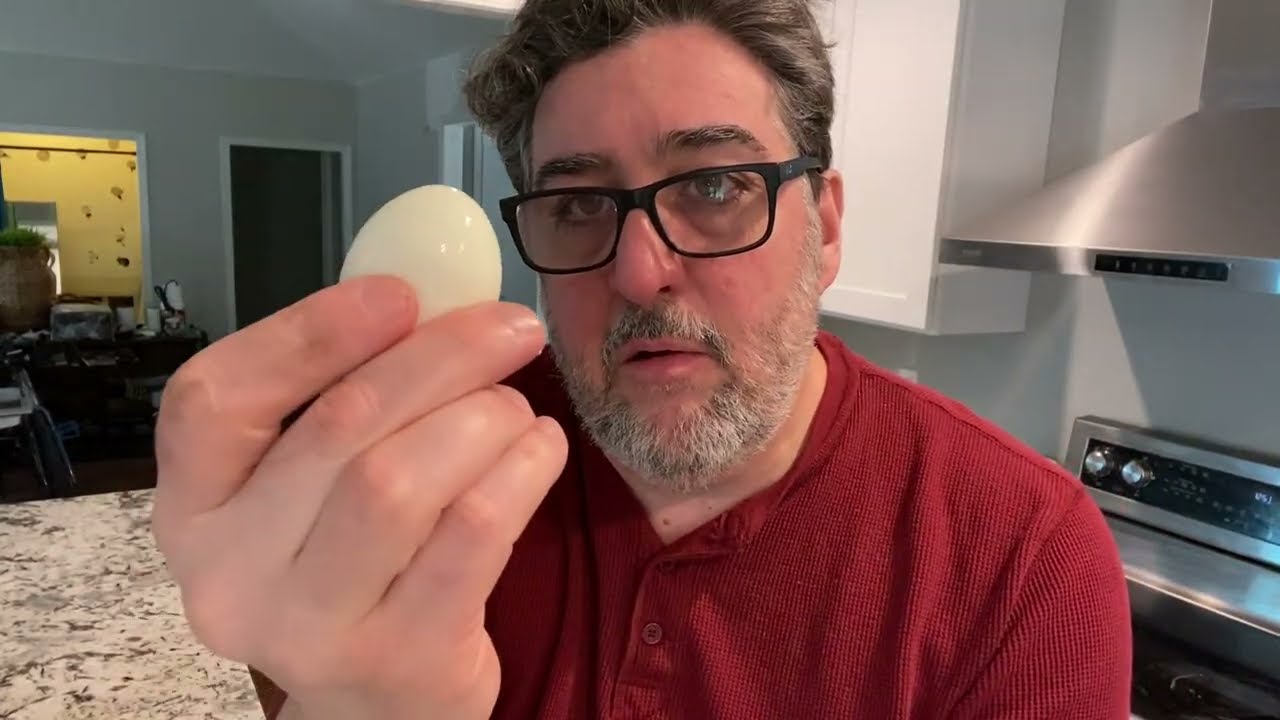 Perfectly Boiled Eggs - Thermodynamics & Carryover Cooking #eggs #boiledeggs #thermodynamics 
