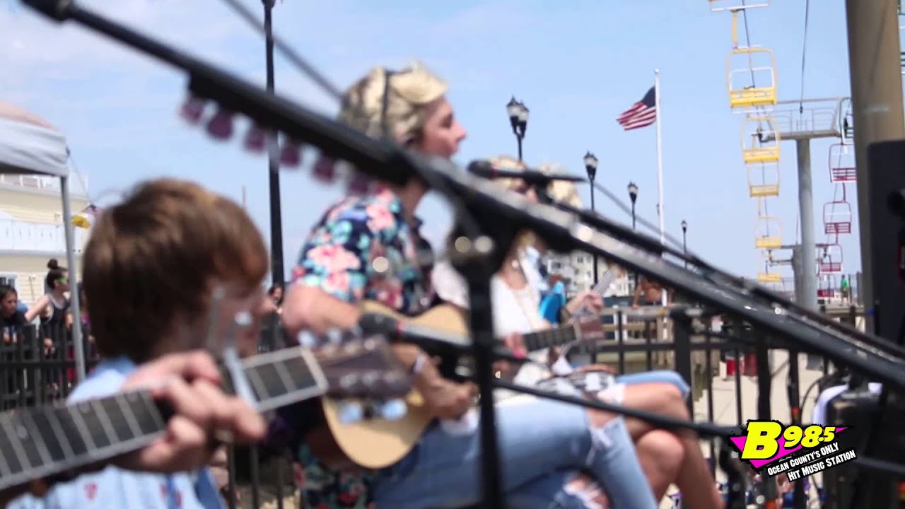 B98.5 Presents: R5 performs 