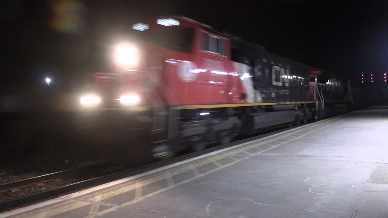 CN M382 Manifest Train CN 8319 & CN 3166 Locomotives Sarnia Ontario