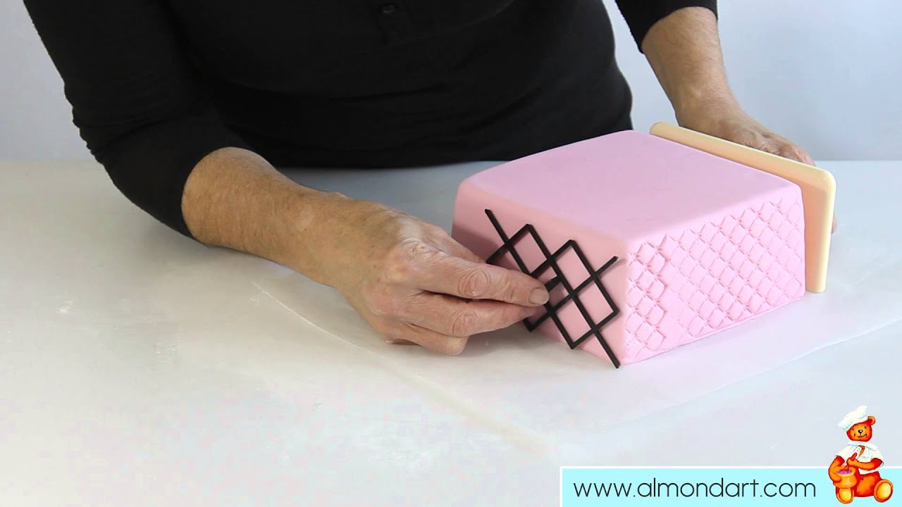 How To Use Side Design Embossers To Decorate Your Cake