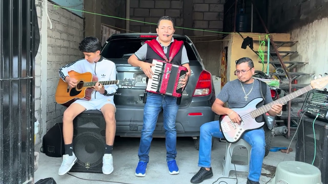 Todo lo Fue Los Efectivos del Compa Borre 
