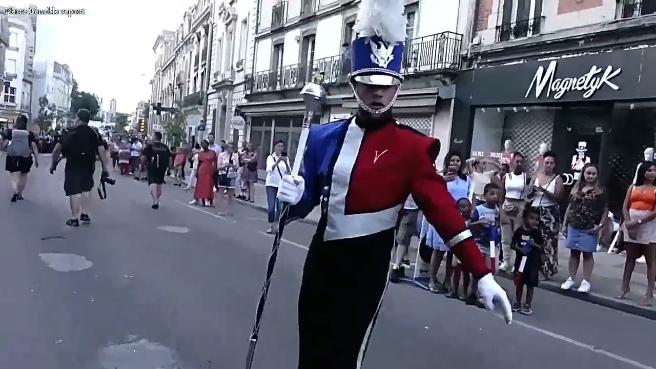 La Vaillante Show et Marching Band  traverse Soissons