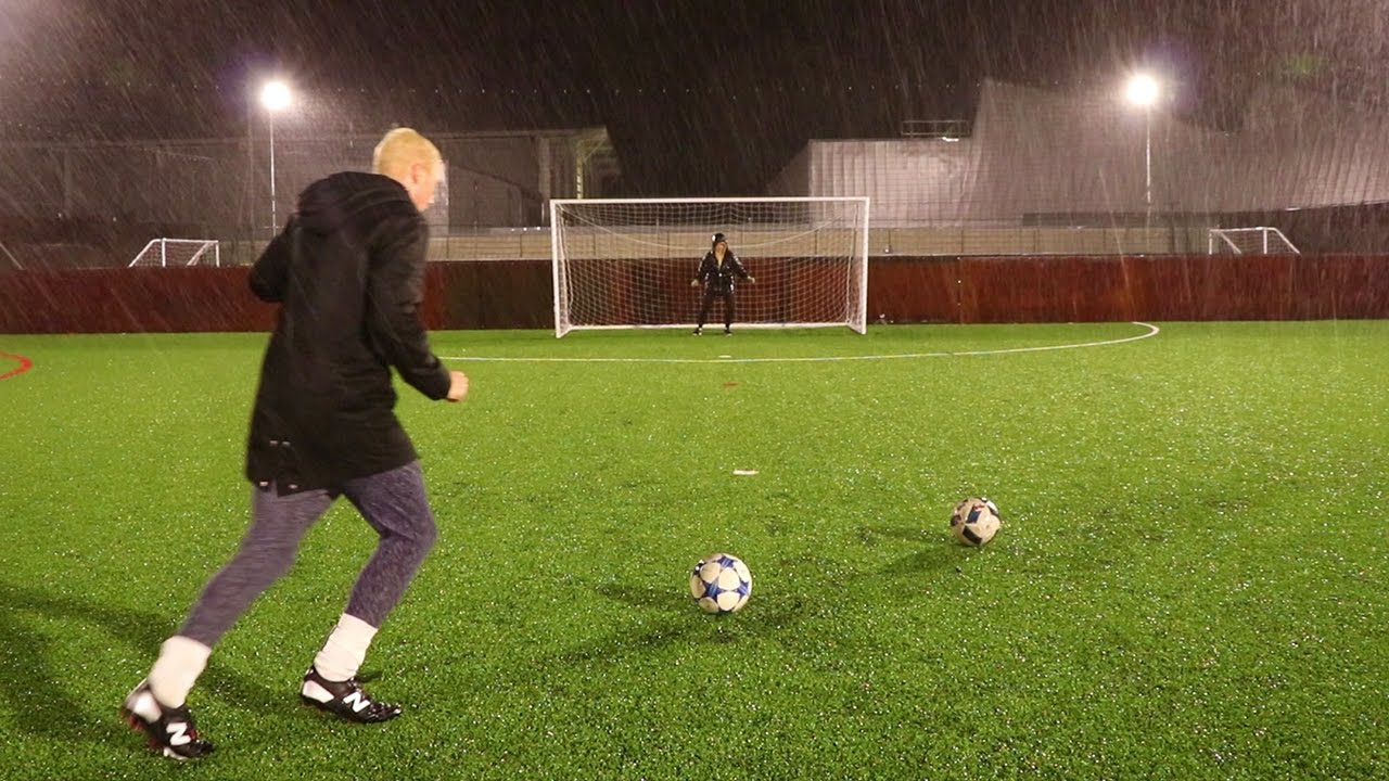 EXTREMELY RARE FOOTBALL BOOT TEST!!