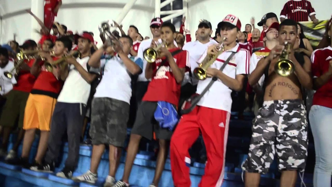 Barón Rojo Sur,  Entrada Orquesta Escarlata – Hoy He Vuelto Escarlata