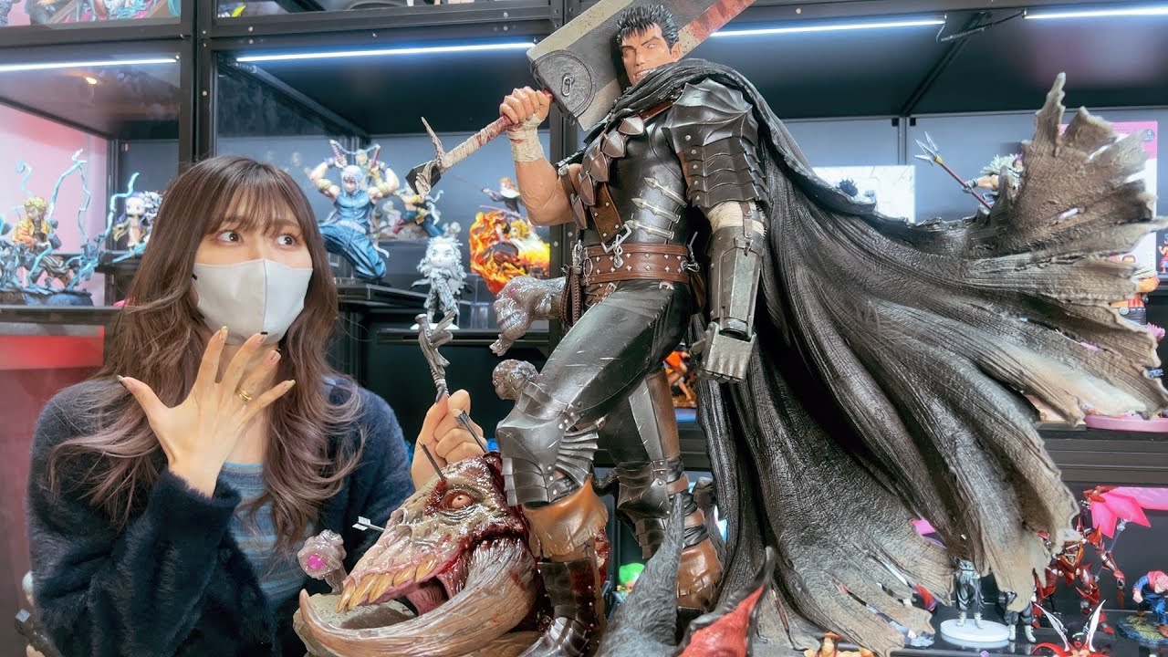 Распаковка огромной фигуры GUTS стоимостью 100 000 иен