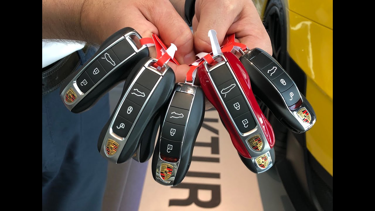 Замена батарейки в ключе Новый Порше 2019 - / Porsche key battery replacement 2019 -