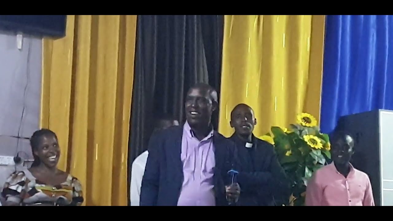 IGITARAMO CYUMURIRO,HAMWE NA REV.GAFASI YUNGICHU,NA PIANIST PATRICK@MURI 