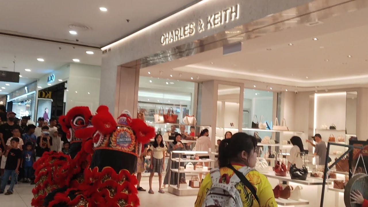 Lunar New Year / Chinese New Year Lion Dance on Charles & Keith in East Coast Mall, Kuantan 🏮🧧