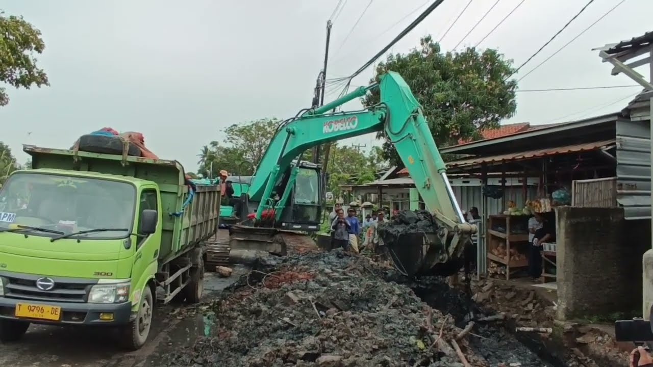 Kerja Nyata KDM Keruk Kali Apur yg sudah Mampet #kdm #dedimulyadi #kangdedimulyadi 
