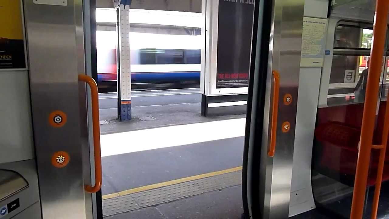 Through the door: South West Trains Class 455 at Wimbledon