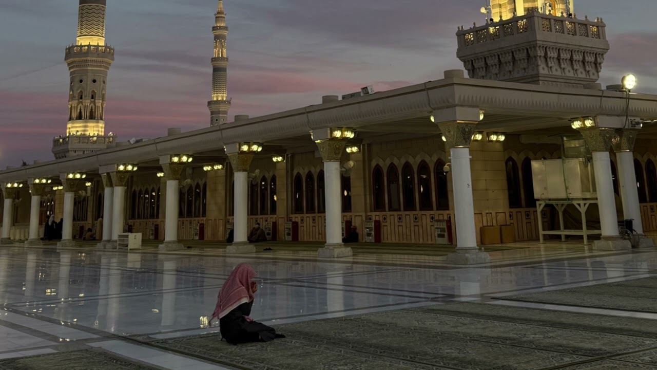 ﴿إن الله وملائكته يصلون على النبي..﴾ اواخر سورة الأحزاب للقارئ: عبدالله الخلف تراويح 1443هـ 