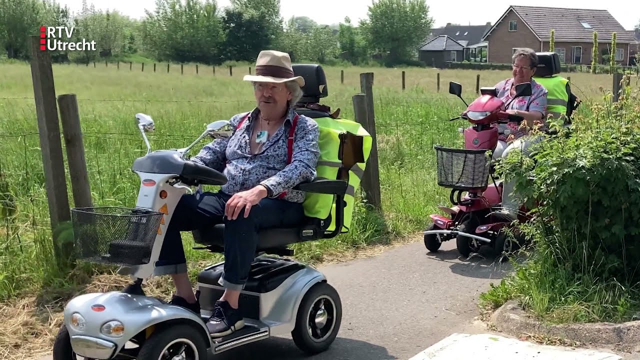Na anderhalf jaar eindelijk weer op pad met de scootmobiel: 'Het was eenzaam' [RTV Utrecht]
