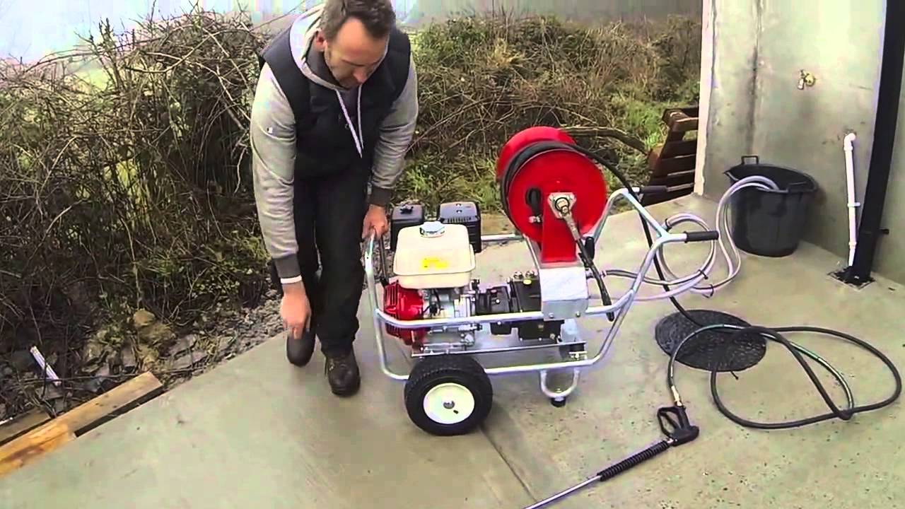 Honda 21 litre Interpump ws 202 pressure washer and hose reel