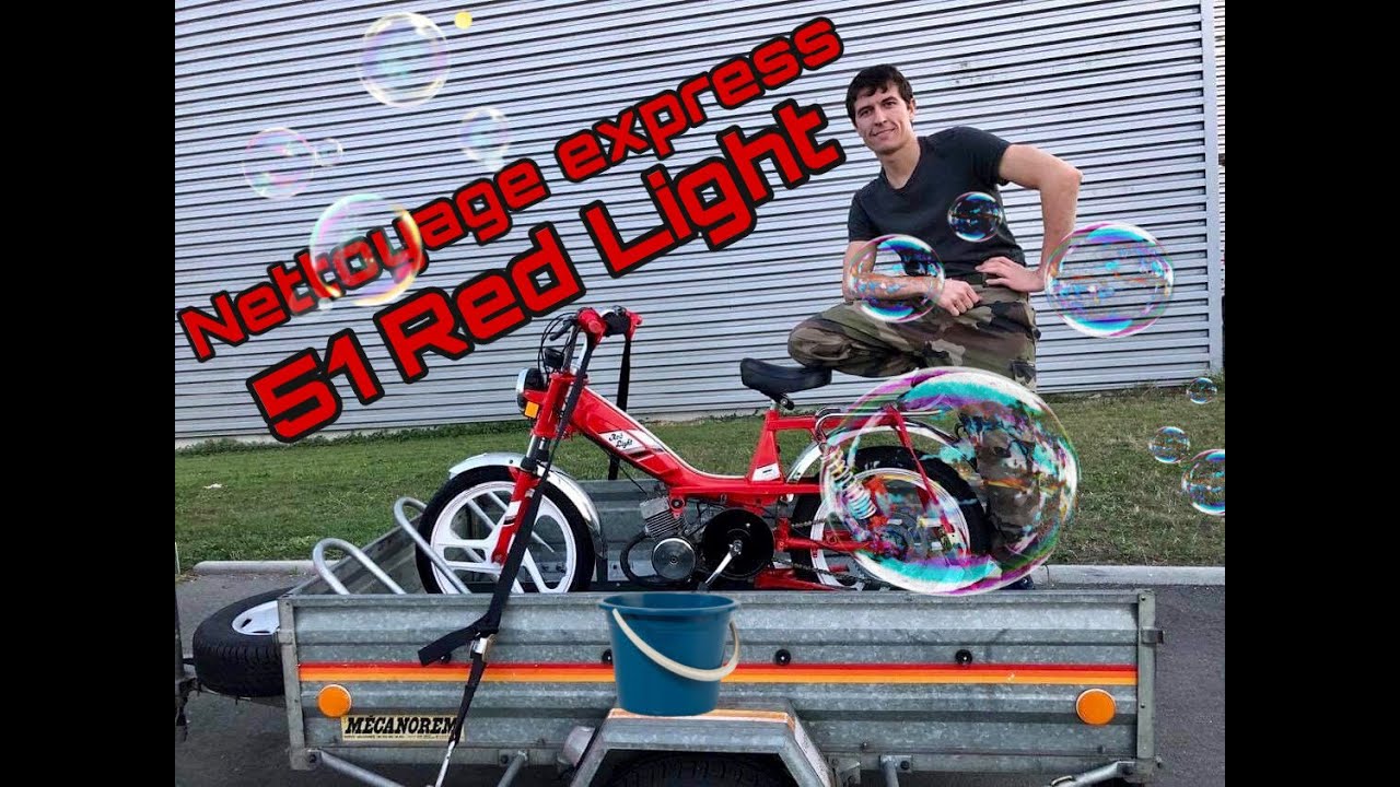 Nettoyage express de notre MBK 51 Red Light : ça mousse !!!