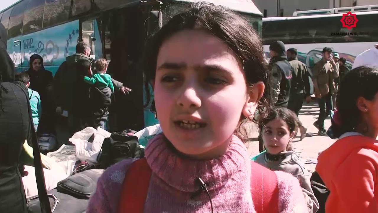 الدفعة الثانية من مهجّري الغوطة تمرّ بالقرى الموالية وتتعرض للإهانة