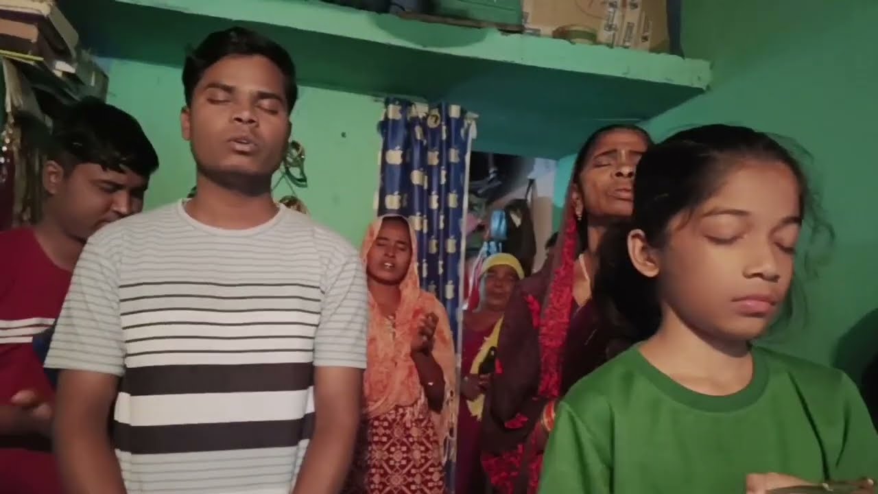 आसमान के नीचे यीशु तेरा नाम | Powerful Hindi Christian Song | Yeshu Masih Praise & Worship |