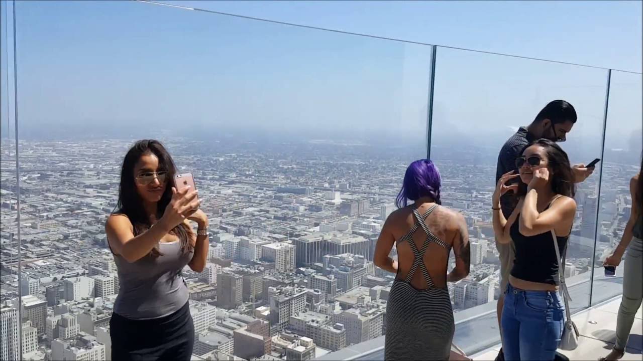 OUE SkySpace Los Angeles SKY SLIDE