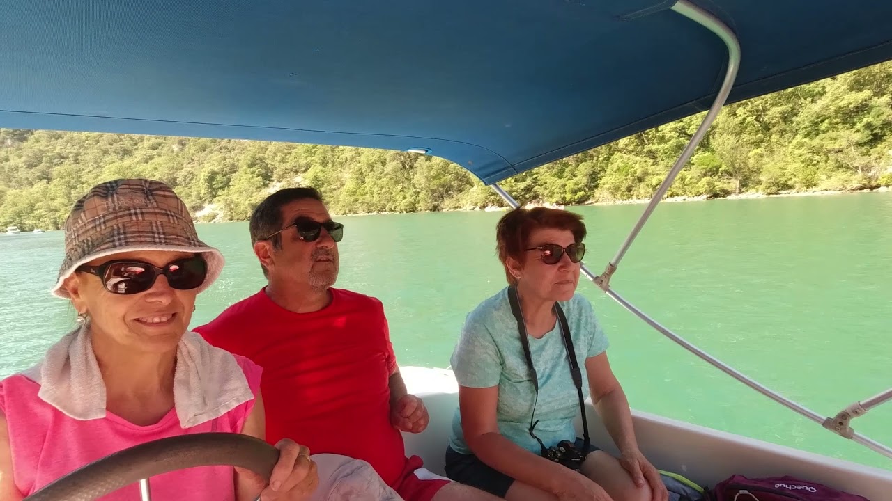 Promenade en bateau dans les basses gorges du Verdon