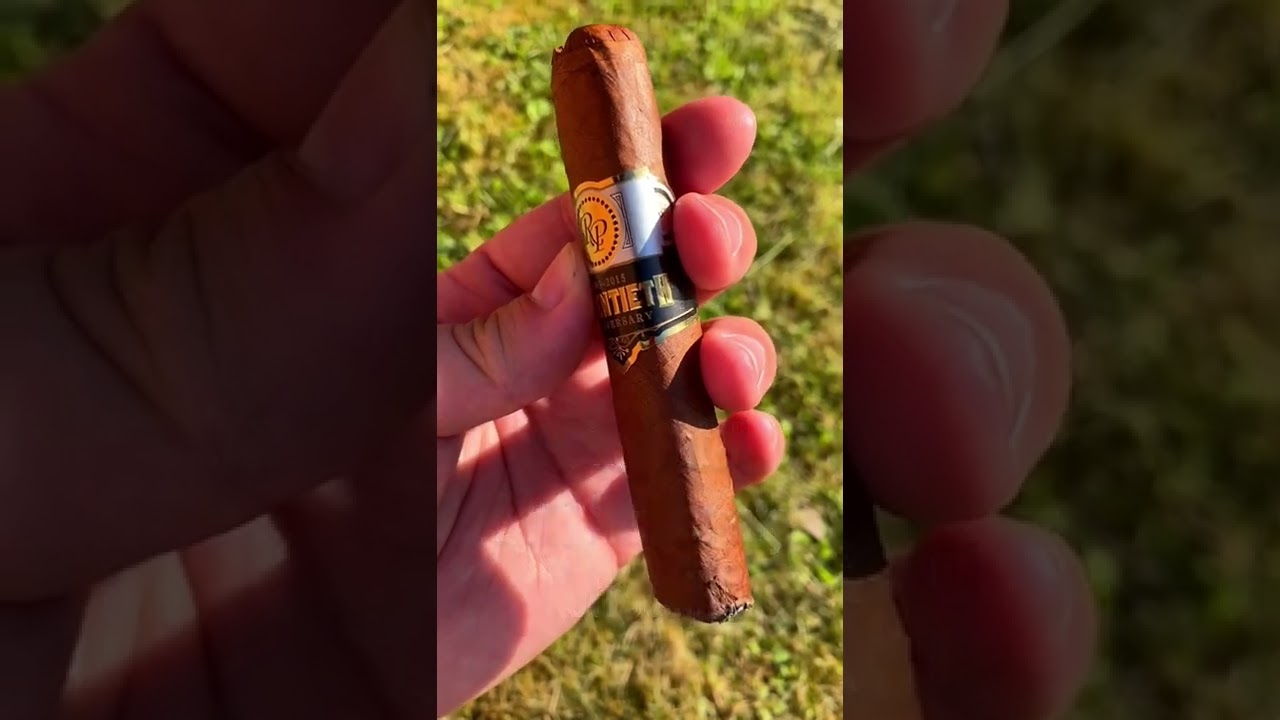 Rocky Patel 20th Anniversary Rothschild | #short Review 🔥| #cigar #shortvideo #review