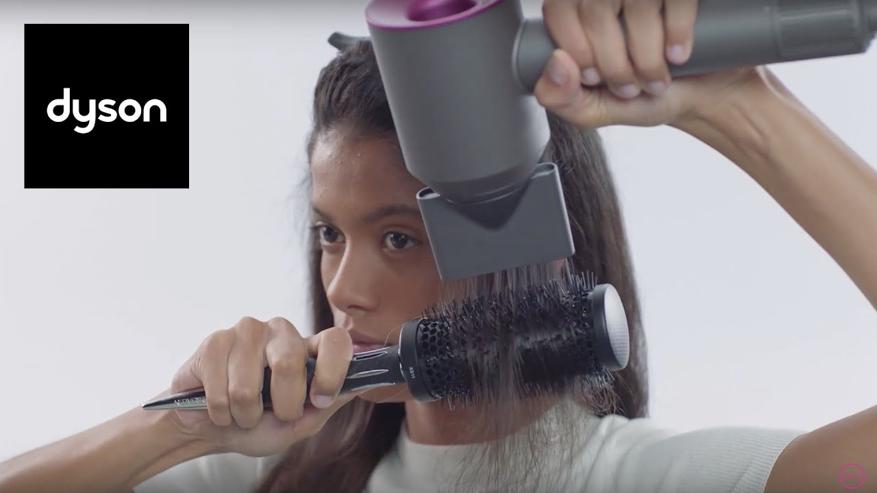 Советы по укладке с помощью фена Dyson Supersonic™: Насадка-концентратор