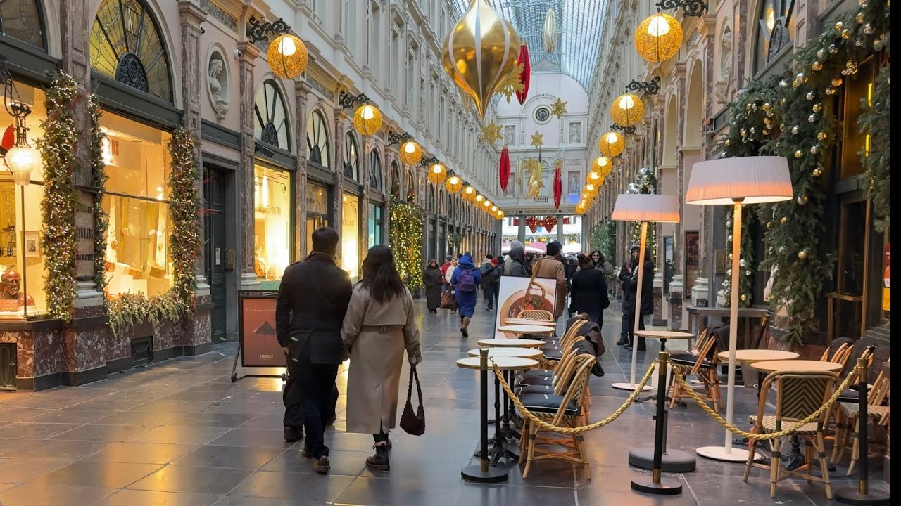 Winter walking in Brussels after Christmas with Cosy Music