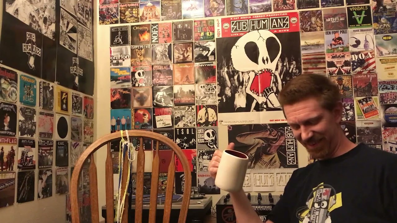 Shnootz - Reaction Video (Eurythmics - Room 101)