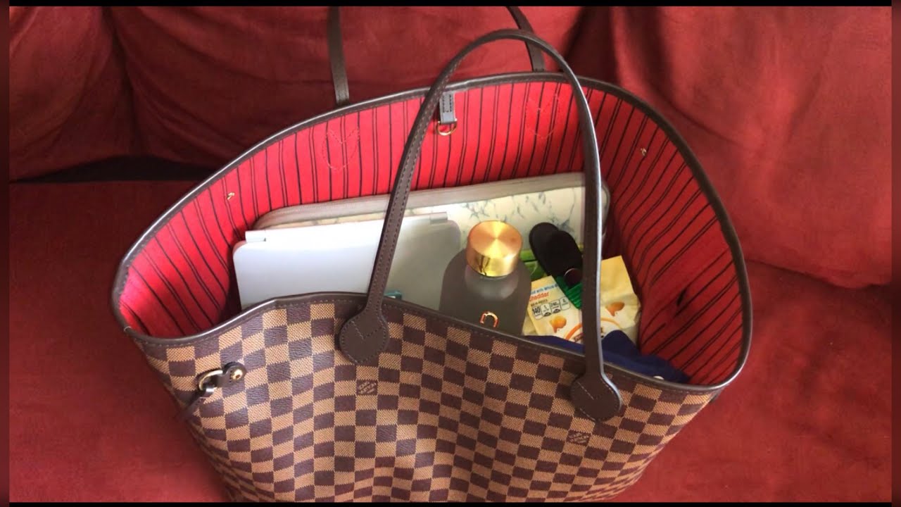 What's In My Bag (Travel & Everyday) | Angela Amezcua