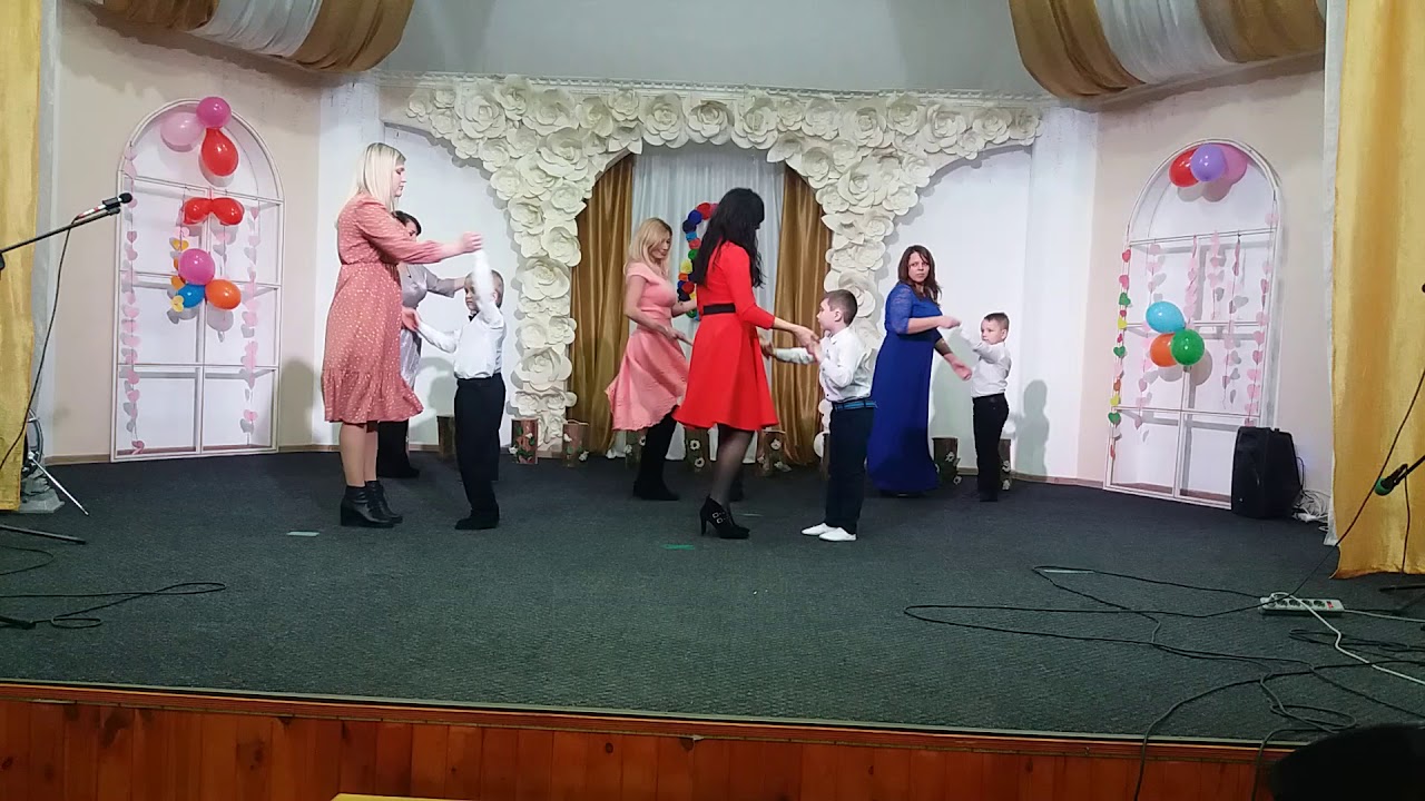 Танець з мамами