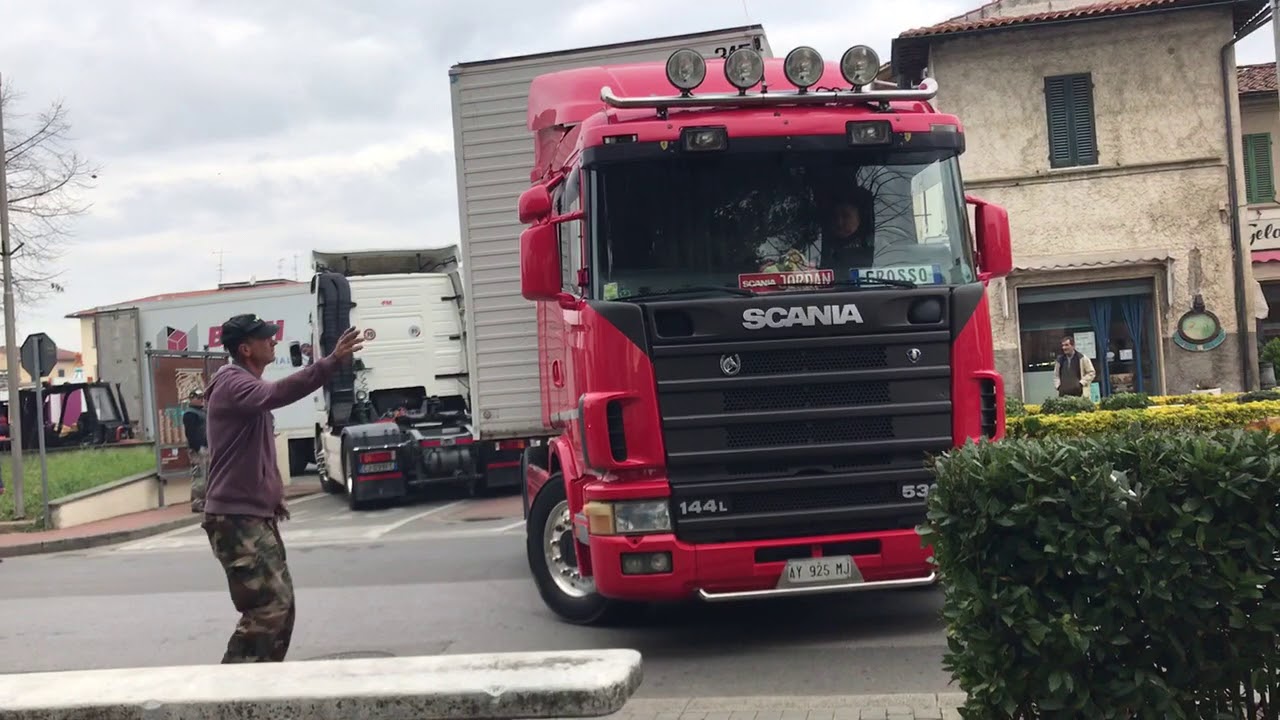 Camion Giostre Scania 144l giostra a catene e Iveco EuroStar cursor a Castelfranco di Sotto