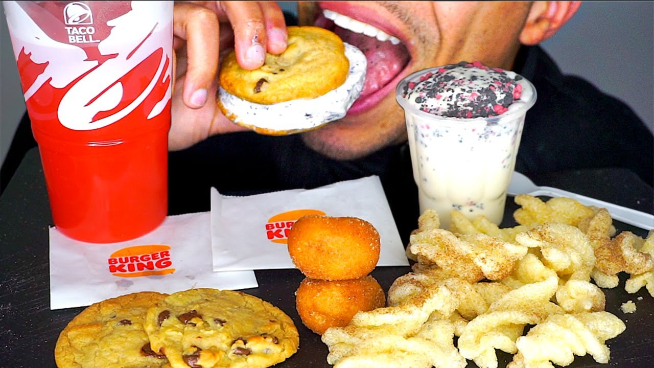 BURGER KING VS TACO BELL SWEETS DESSERTS TREATS MUKBANG EATING SOUNDS NO TALKING JERRY CANDY ASMR