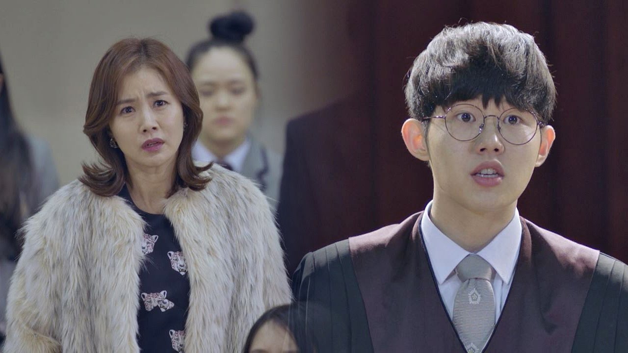 그만두라는 엄마를 퇴장시키는 민석 