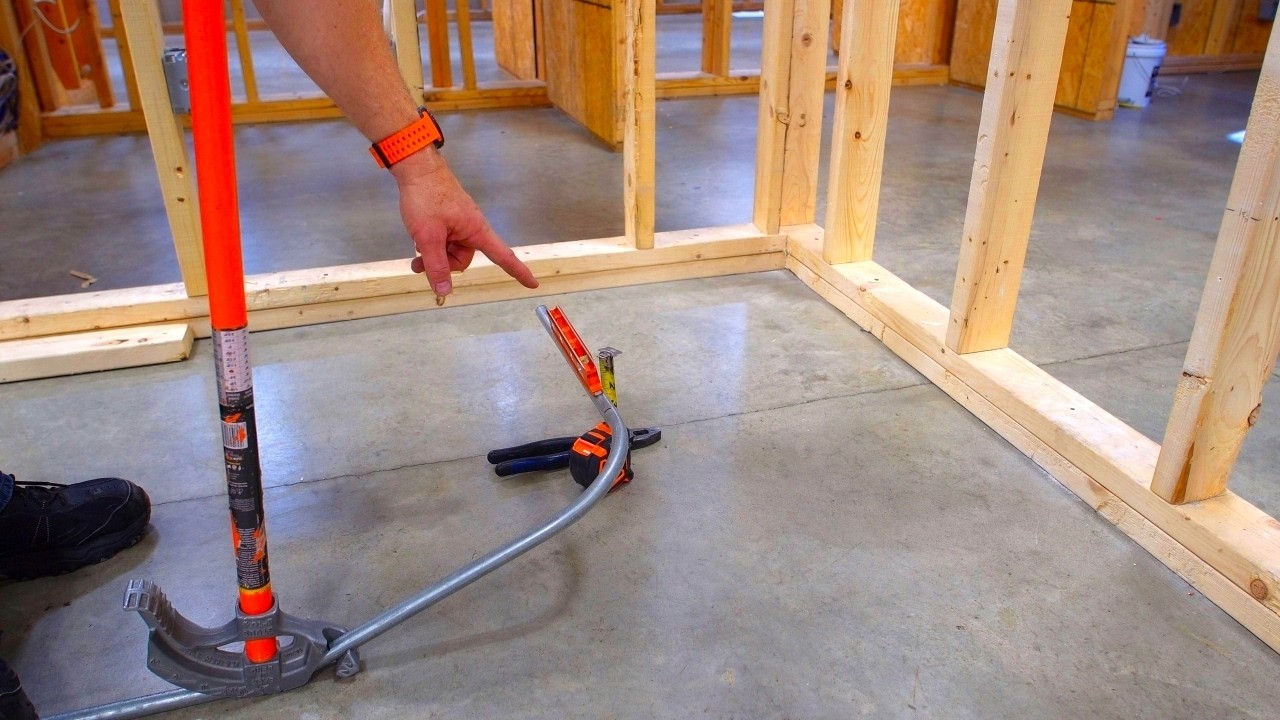 How to Kick a 90 Degree Bend in EMT Conduit (Step-by-Step)