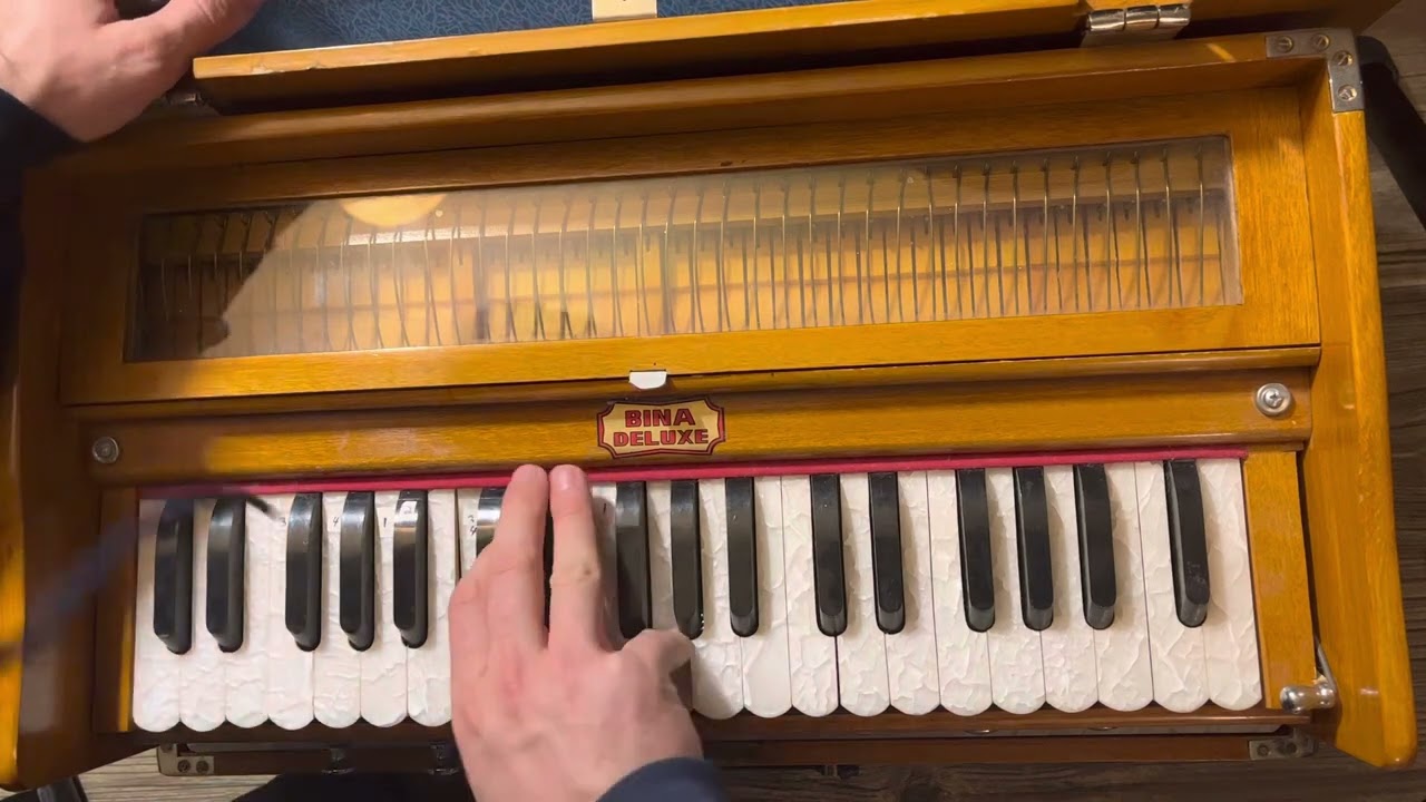 How to Play Om Namah Shivaya by Krishna Das on Harmonium