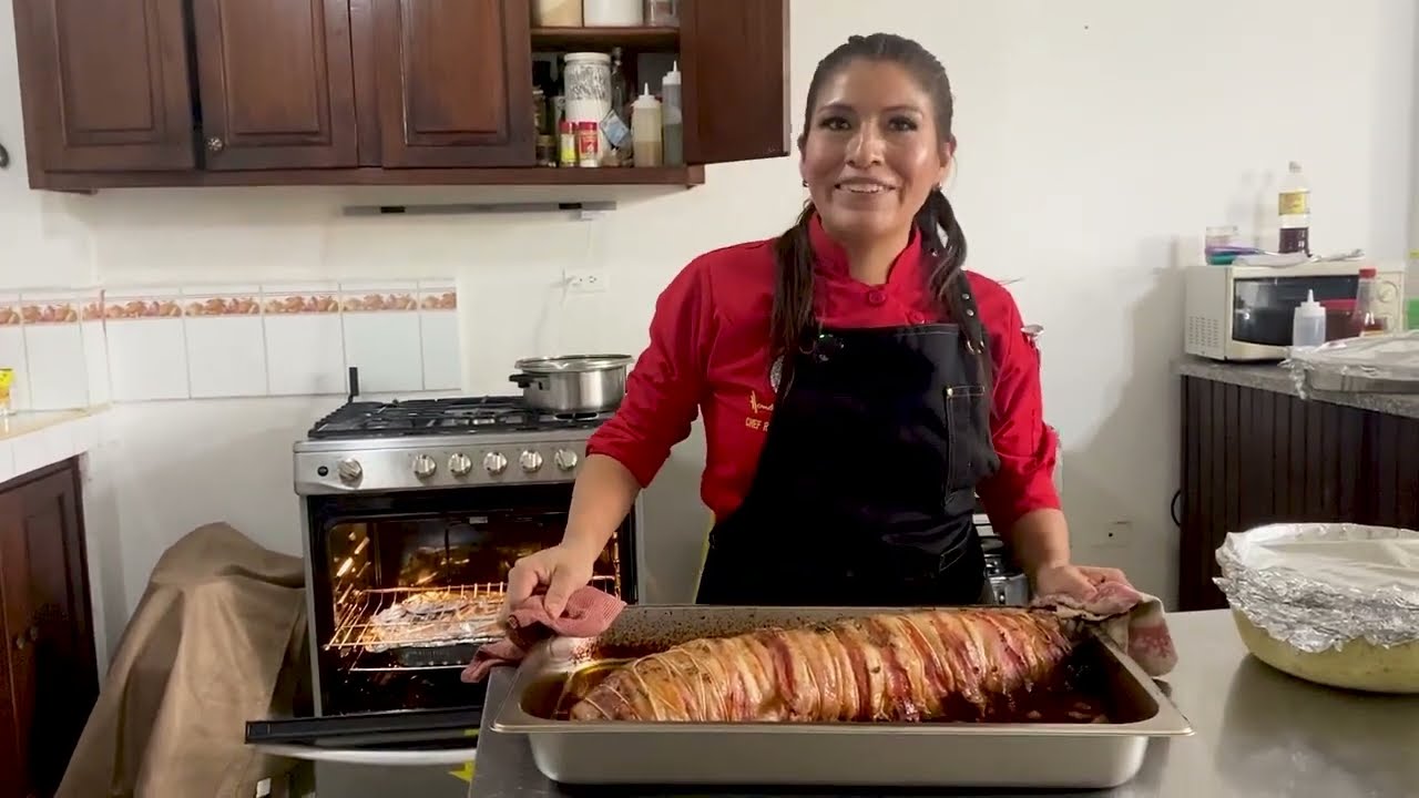 ¡Lomo de cerdo relleno, envuelto en bacon!